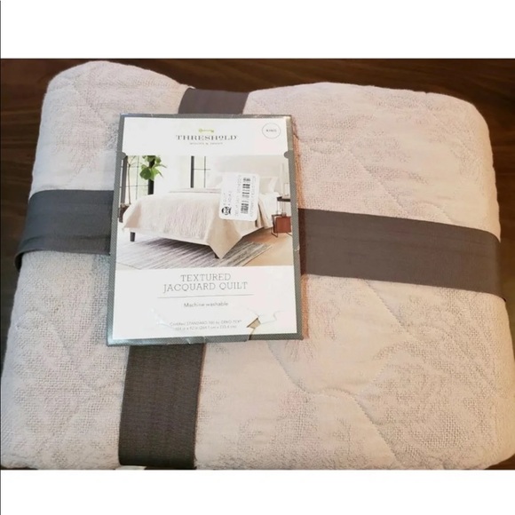 Threshold Other - LinenBlendKing Quilt BeigeThreshold/Standard shams